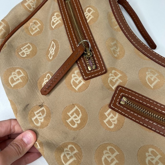 Dooney & Bourke Beige & brown Women's hobo saddle handbag vintage purse - Picture 3 of 13